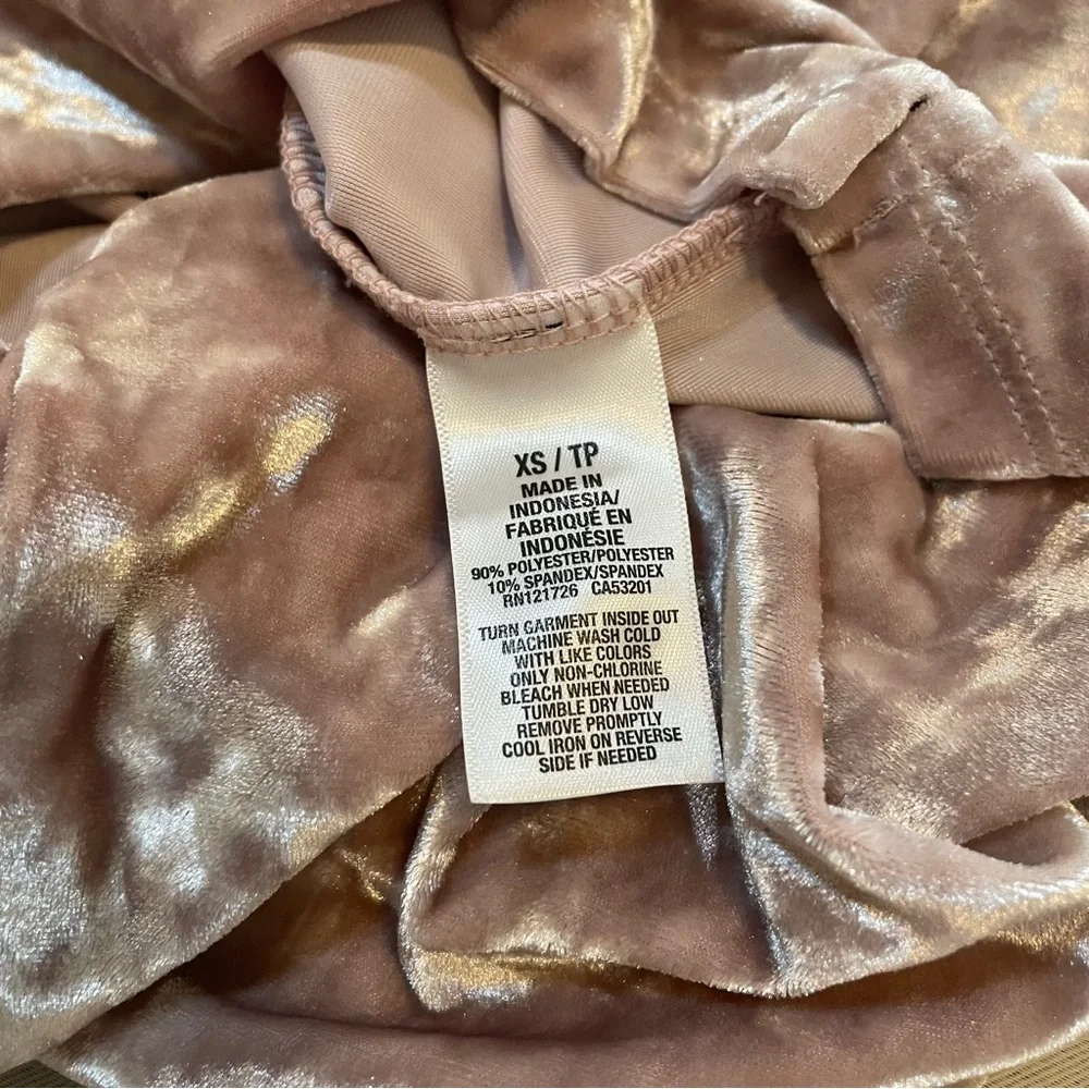 Aeropostale Crushed Velvet‎ Crop Tee - Dusty Rose / Mauve - Size XS